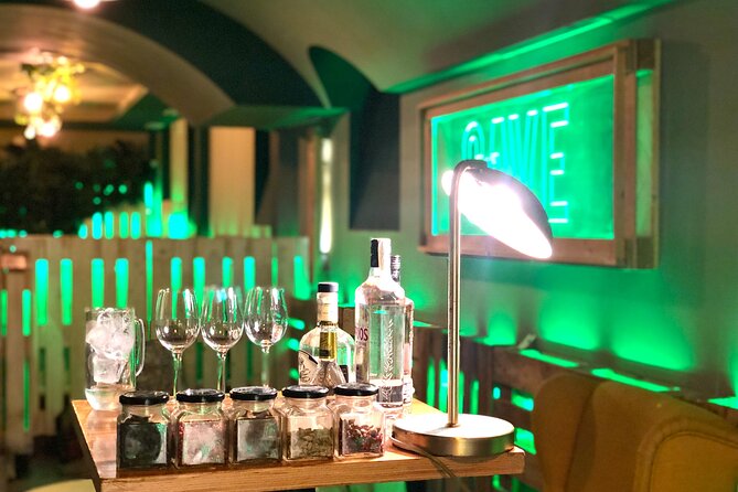 1-Hour Gin Tonics Guided Workshop with special view in Madrid - The Tapas Pairing: Three Per Gin Tonic