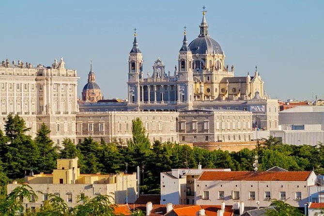 Arrival Transfer: Madrid Airport MAD to Madrid by Business Car - Arrivals Pickup: Name Sign, Luggage Help, Door-to-Door