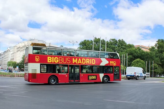 Big Bus Madrid Panoramic City Tour - The live guide and the audio reality on an open-top bus