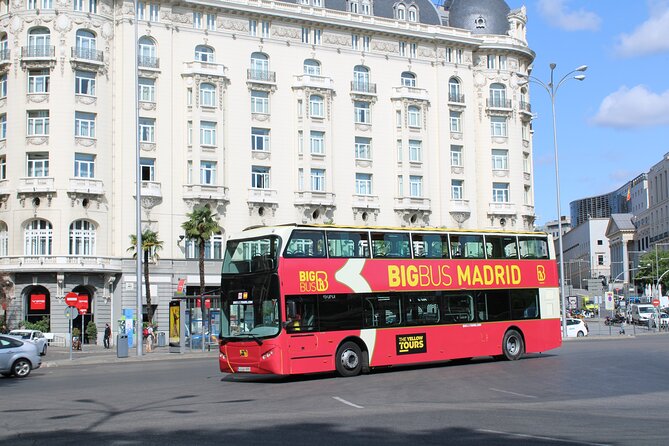 Big Bus Madrid Panoramic City Tour - Where you start: Neptune Fountain is a smart meeting point