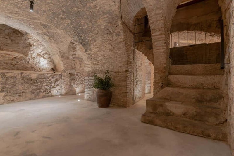 English Tour “TOLEDO ALL IN ONE” - Teatro de Rojas and Posada de la Hermandad: the city’s texture beyond monuments
