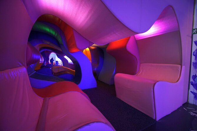 Entrance to the Sweet Space Museum in Madrid - Photo Rooms, Social Media Energy, and the Crowding Reality