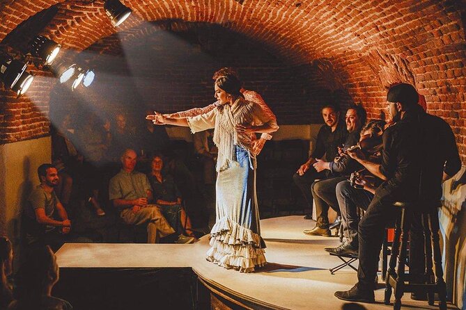 Essential Flamenco: Pure Flamenco Show in the Heart of Madrid - Inside the Performance: Acoustic Sound, Passion, and No Distractions