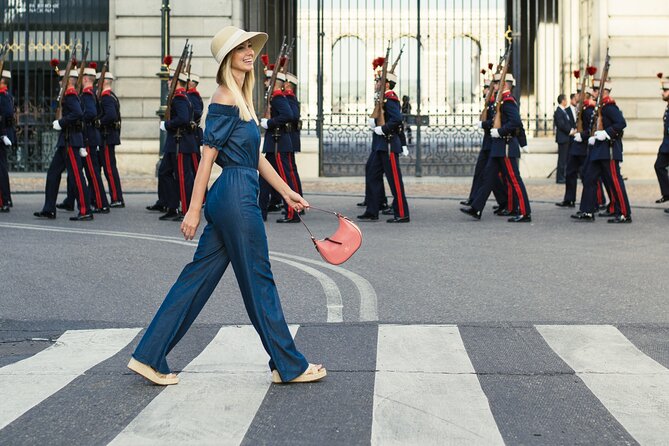 Exclusive Phototour Madrid - Same-day photos, retouching picks, and a 10-second reel