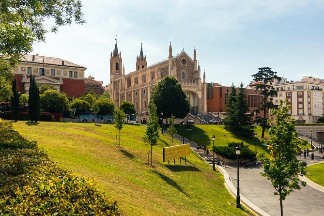 Family Friendly Madrid Private City Tour - How your host keeps the tour active for kids