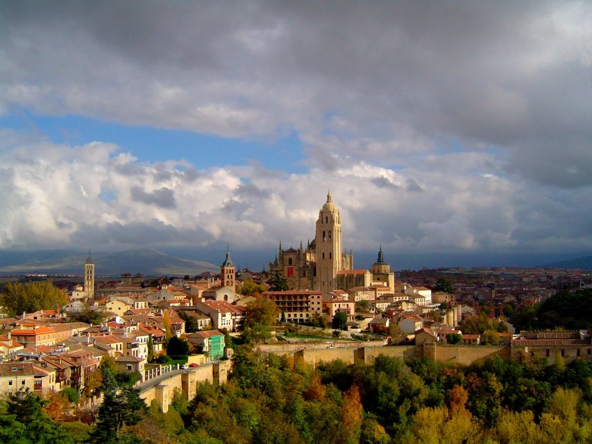 From Madrid: Ávila and Segovia Guided Day Trip - Segovia Arrives After the Bus Ride, and It Feels Like a Different Planet