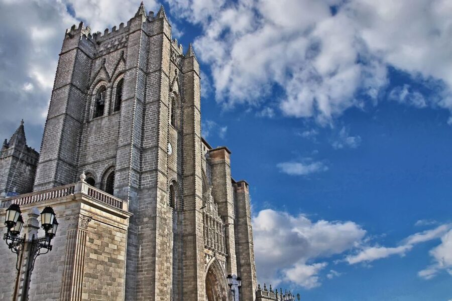 From Madrid: Day Trip to Ávila and Salamanca w/ Guided Tour - Key things that make this day trip work