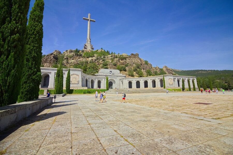 From Madrid: El Escorial and Valley's Basilica Half Day Tour - Why El Escorial and the Valley of the Fallen in one half-day works