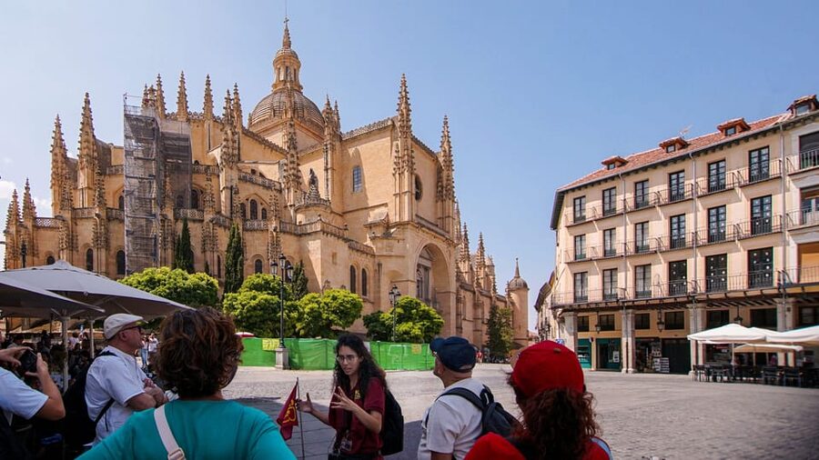 From Madrid: Guided Day Trip to Segovia, optional Alcázar - The Roman Aqueduct: The Stop That Defines the City