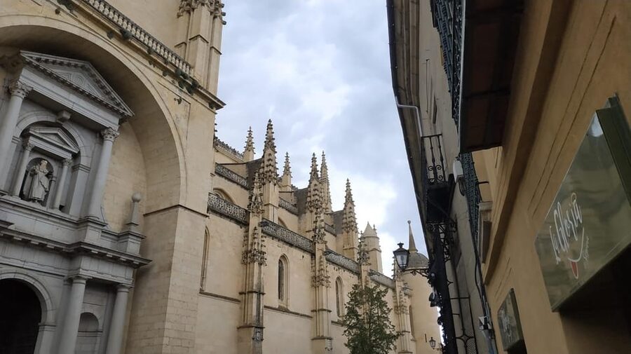 From Madrid: Half-Day or Full-Day Trip to Segovia - Plaza Mayor and the Old Town flow