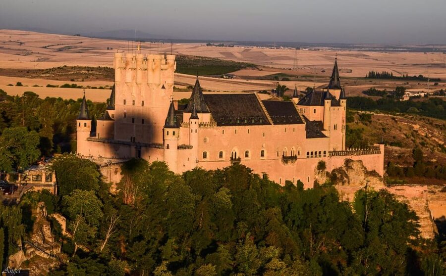 From Madrid: Hot Air Balloon over Segovia with Transfer - Madrid pickup in Centro, then a relaxed drive to Segovia