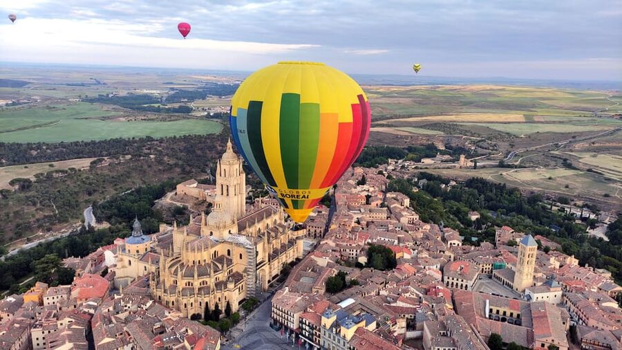 From Madrid: Hot Air Balloon Ride in Segovia with Pickup - Why a Segovia sunrise balloon feels different than normal sightseeing