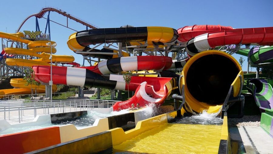 From Madrid: Parque Warner Beach Water Park & Transport - Weather, Closures, and When Plans Change