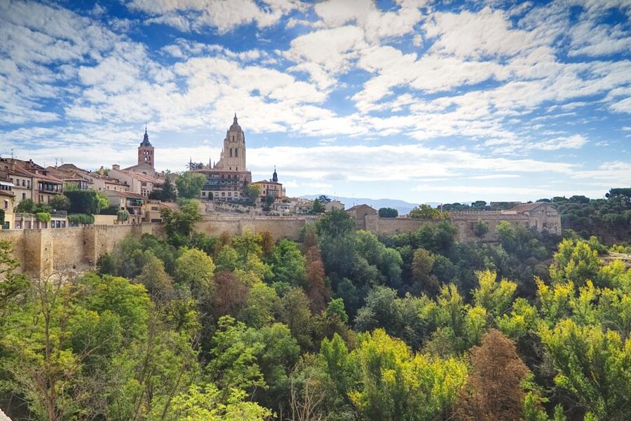 From Madrid: Segovia & Avila Day Trip with Optional Tickets - Key things that make this tour work