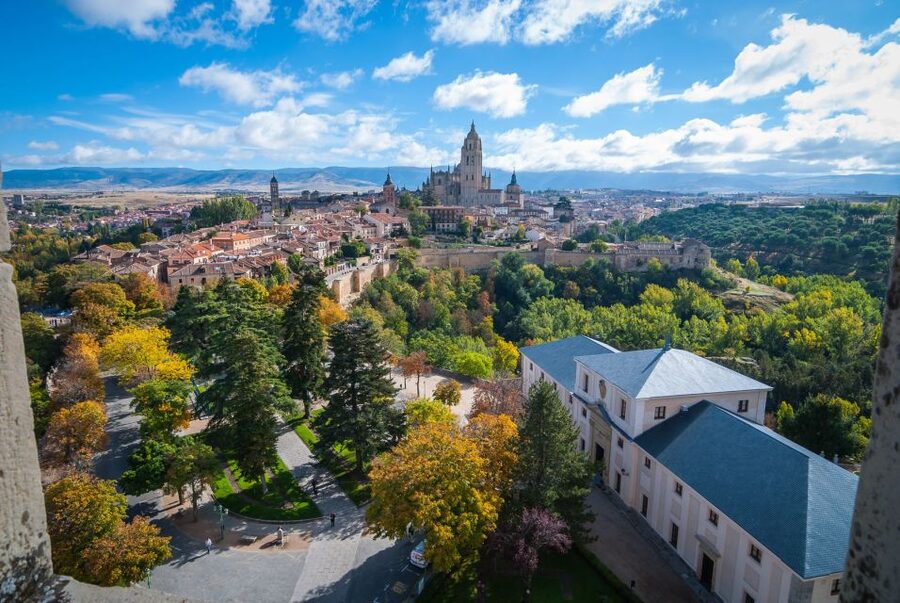 From Madrid: Segovia & La Granja Private Full-Day Tour - Plaza del Azoguejo and the viewpoint game: how to spend your camera time