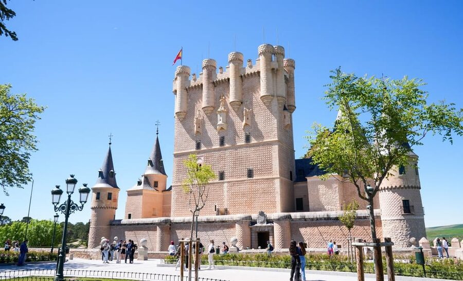 From Madrid: Segovia Tour with Cathedral and Alcazar Entry - Key points that make this Segovia tour worth your time