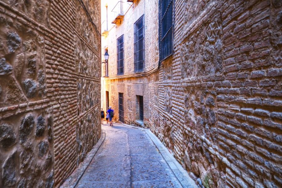 From Madrid: Toledo and Segovia Guided Day Trip - Toledo Free Time and Lunch: How to Make It Work