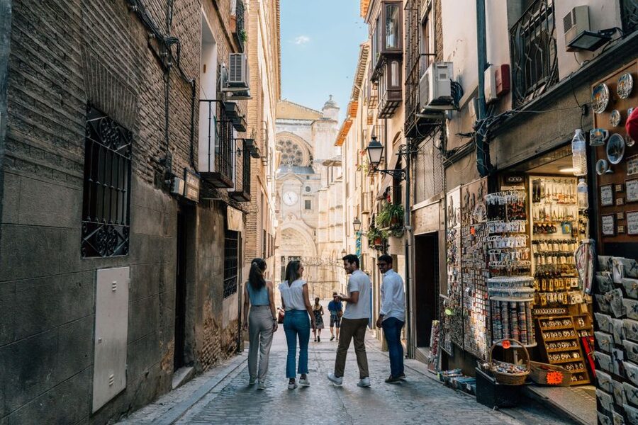 From Madrid: Toledo City Tour and Wine Tasting Experience - Jewish Quarter walk: what to watch for on the ground