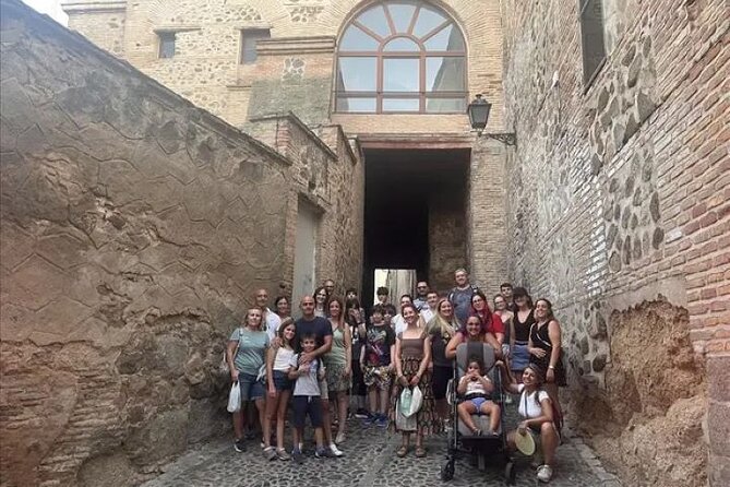 Guided English walking tour to the monuments of Toledo - Meeting at C. Armas 3 and getting set up