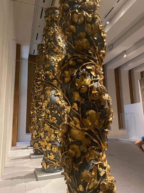 Guided Tour of The Royal Collections Gallery - The small-group format that makes it feel manageable