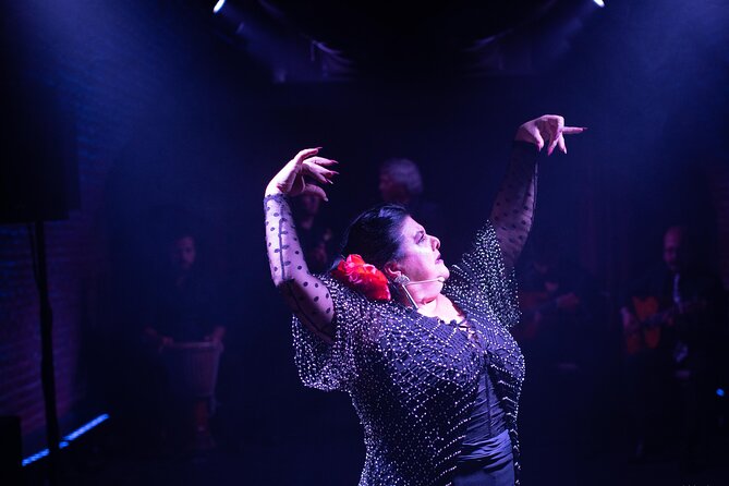 Intimate Flamenco Show & Spanish Drink in Madrid at La Carmela - The Drink Included: Simple, Useful, and Included at Your Seat