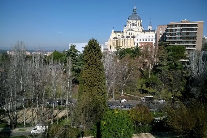 La Latina to Madrid Guided Tour with Breakfast - Price and value for a 2.5-hour Madrid neighborhood mix