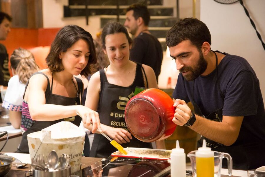 Madrid: 10 Tapas 2.5-Hour Cooking Class - What you are actually doing in the kitchen, step by step