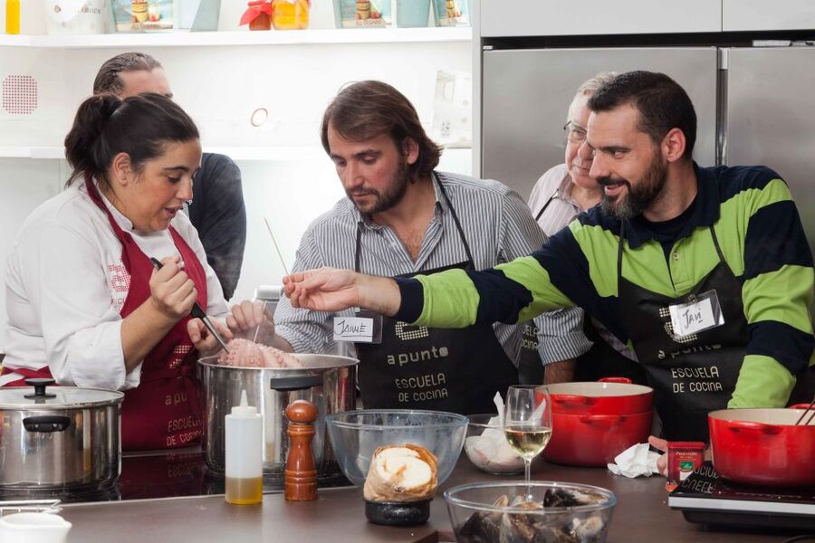 Madrid: 10 Tapas 2.5-Hour Cooking Class - Vegetarian option and the rules that affect your menu choices