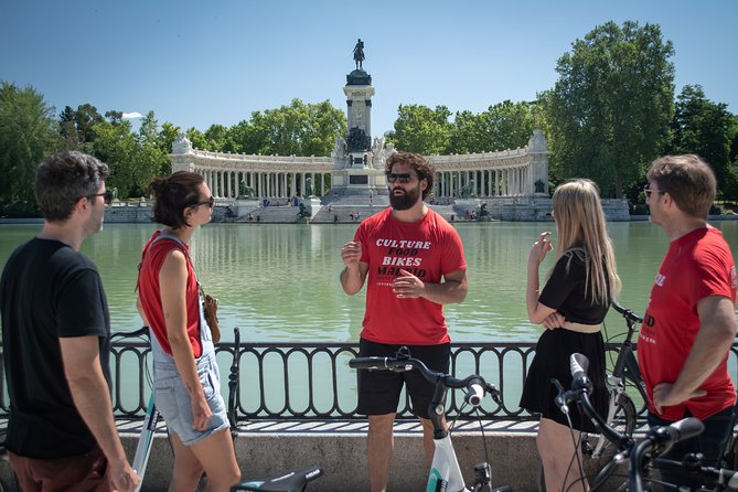 Madrid: 3 hour Guided Highlights Bike Tour with Optional Tapas - TIM Bikes setup: choose regular bike or e-bike