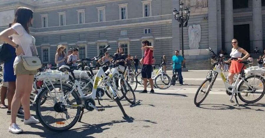 Madrid: 3-Hour Sightseeing Tour by Electric Bike - Why an electric bike tour makes sense in central Madrid
