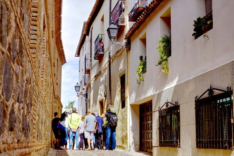 Madrid: 6-Hour Day Trip to Toledo with Guided Walking Tour - Plaza de Zocodover and the Primate Cathedral exterior