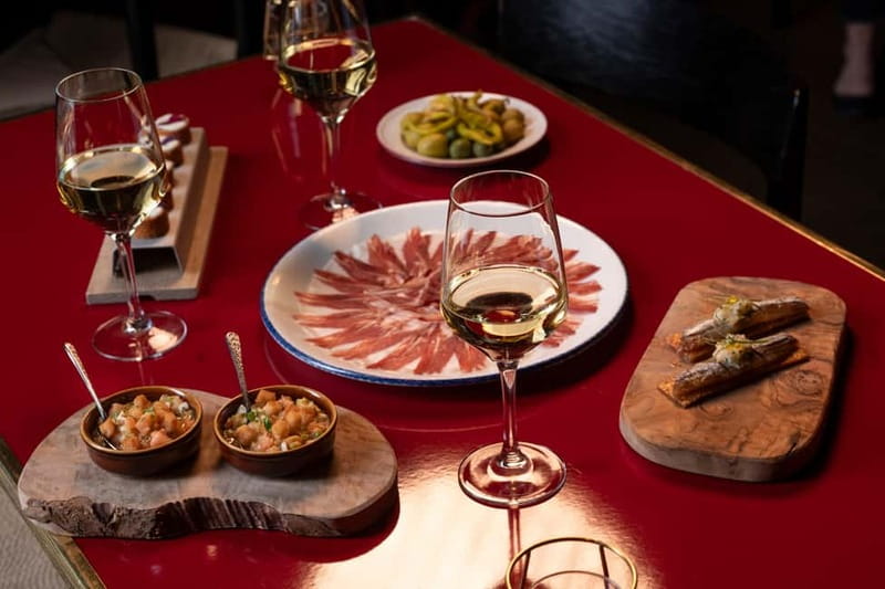Madrid: Authentic Flamenco at Flamenco de Leones with drink - Flamenco styles: tradition plus modern perspective