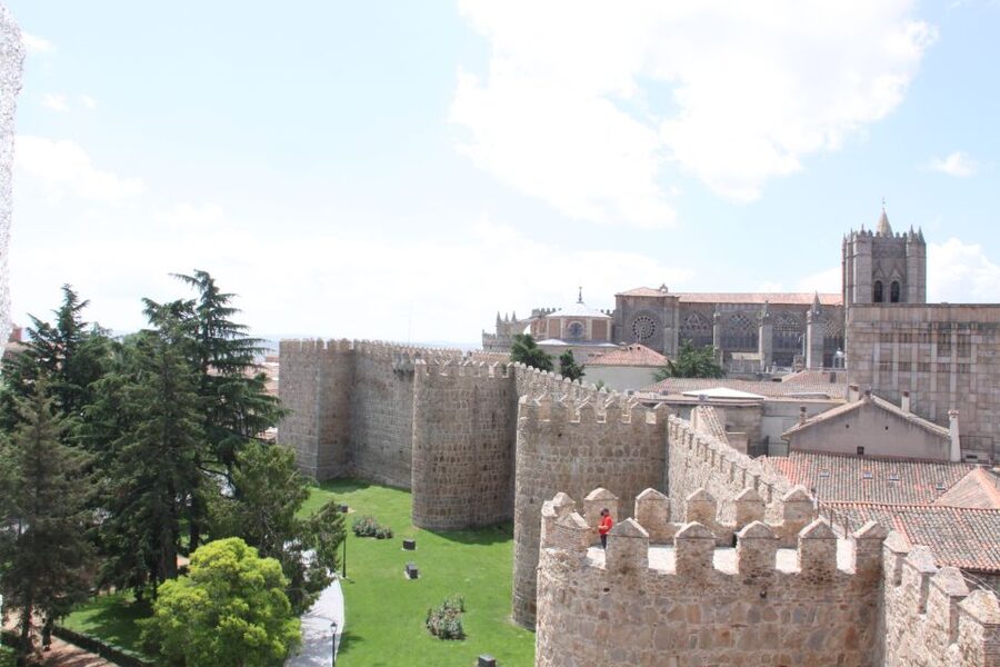 Madrid: Avila and Segovia Day Trip with Tickets to Monuments - Avila Break Time Plus Included Aperitif: Eat and Reset