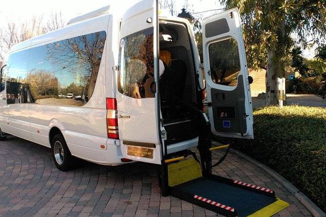 Madrid Barajas Airport Private Transfer To Madrid City - The waiting window that saves you when baggage runs late