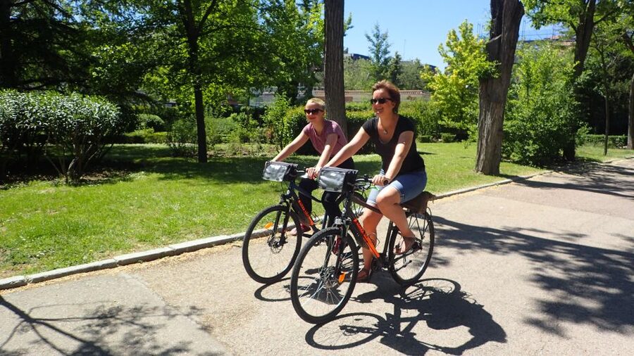 Madrid City Guided Bike/E-Bike Tour for Small Groups - Key things to notice before you ride