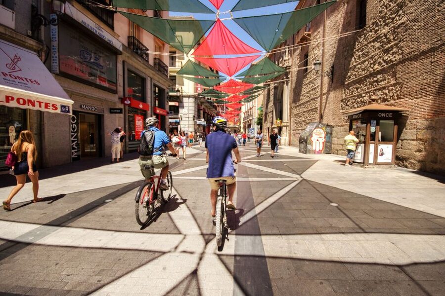 Madrid City Guided Bike/E-Bike Tour for Small Groups - Guides, photo album, and the little touches that make it feel worth the time