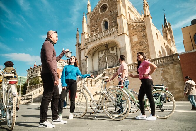 Madrid: City Highlights Guided Vintage Bike Tour - Key things that make this tour worth your time