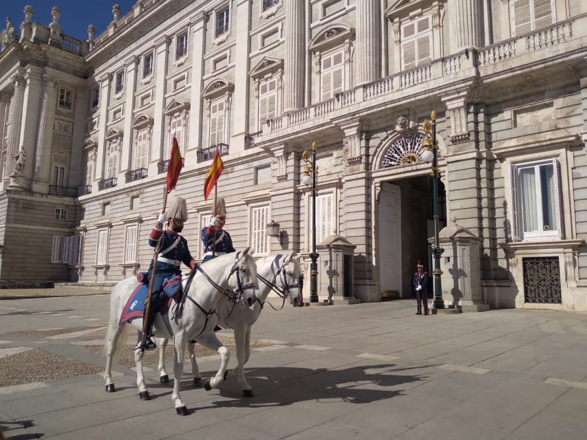 Madrid: City Highlights Guided Walking Tour - How the 2.5 Hours Actually Works on Your Legs and Your Schedule