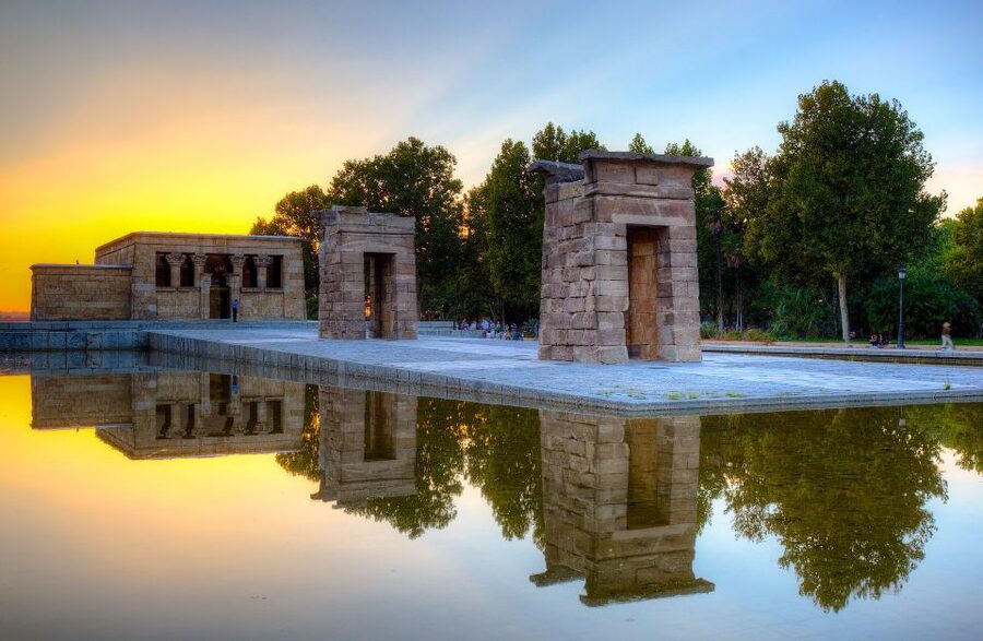 Madrid: City Highlights Guided Walking Tour - Royal Palace and Plaza de Oriente, Philip IV’s Artistic Footprint
