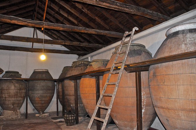 Madrid Countryside Wineries Guided Tour with Wine Tasting - Stop 3 at Bodegas Jesús Díaz e Hijos: convent roots, clay jars, and cave cellars