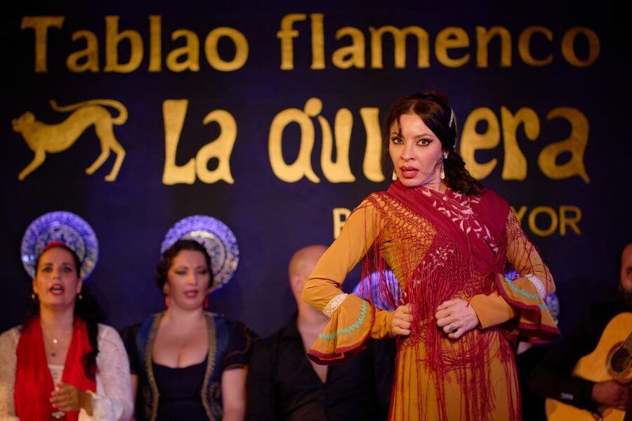 Madrid: Flamenco Show La Quimera with Drinks & Dinner Option - Inside the tablao: close-up emotion and the duende factor