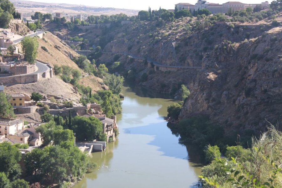 Madrid: Full-Day Guided Tour of Toledo with Cathedral Visit - Who Should Book This Tour, and Who Should Not