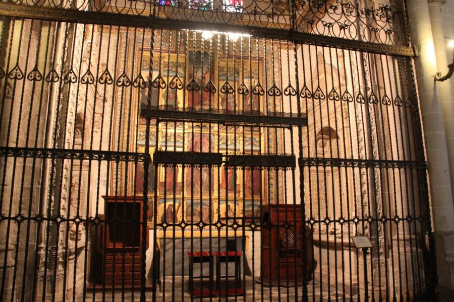 Madrid: Full-Day Guided Tour of Toledo with Cathedral Visit - Synagogue of Santa María la Blanca: A Guided Three-Cultures Moment