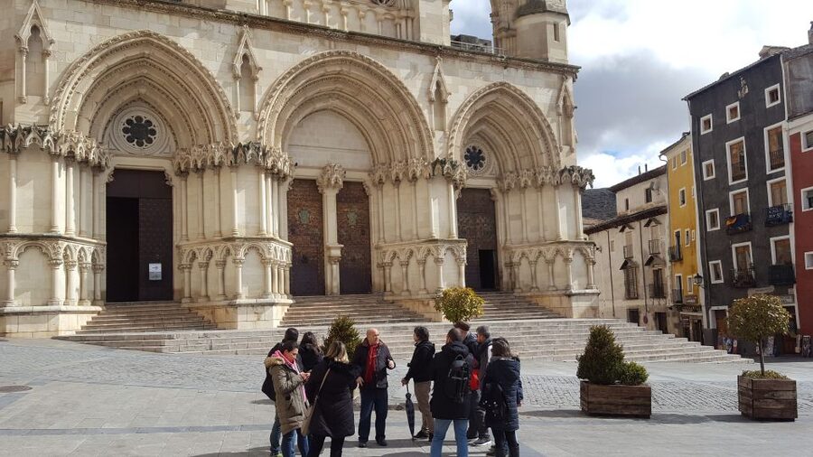 Madrid:Full Day Trip to Cuenca, Cathedral and Hanging Houses - Who this day trip fits best
