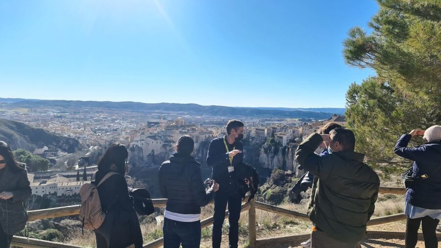 Madrid:Full Day Trip to Cuenca, Cathedral and Hanging Houses - Plaza Mayor lunch break: use the free time wisely
