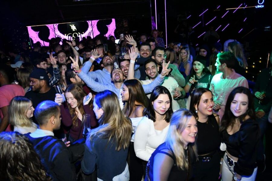 Madrid: Guided Pub Crawl Madrid Experience and Club Entry - Dress Code, ID, and Venue Rules That Can Affect Your Night