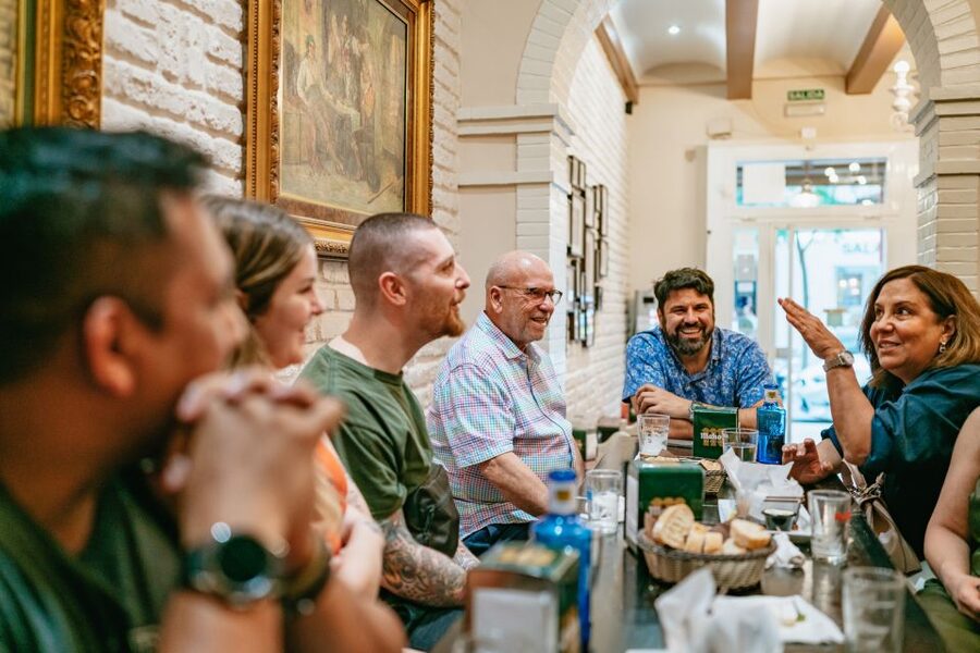 Madrid: Guided Tapas Tour with Tastings and Drinks - Getting started at Alonso Cano, and how the meeting point matters