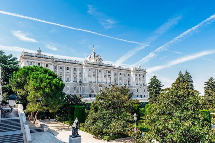Madrid: Guided Tour of the Royal Palace with Fast Access - Inside the Royal Palace: scale, symbolism, and why it feels different