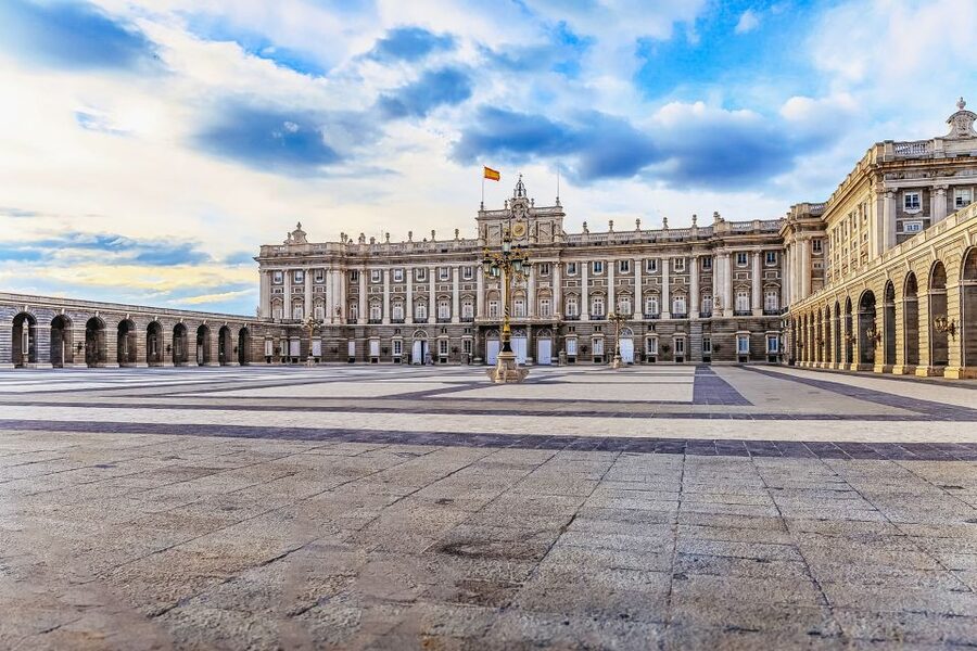 Madrid: Guided Tour of the Royal Palace with Fast Access - Who this Royal Palace tour fits best