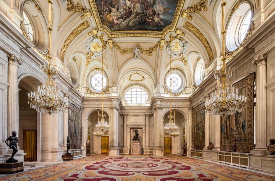 Madrid: Guided Visit to the Royal Palace - Practical planning: security, lockers, steps, and staying allowed indoors